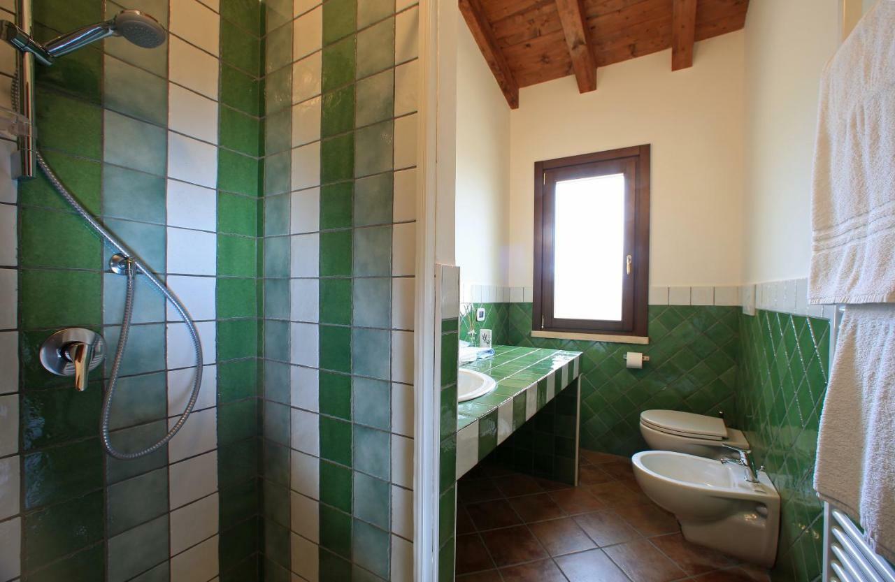 Гостевой дом Casale Madeccia Sonnino Экстерьер фото